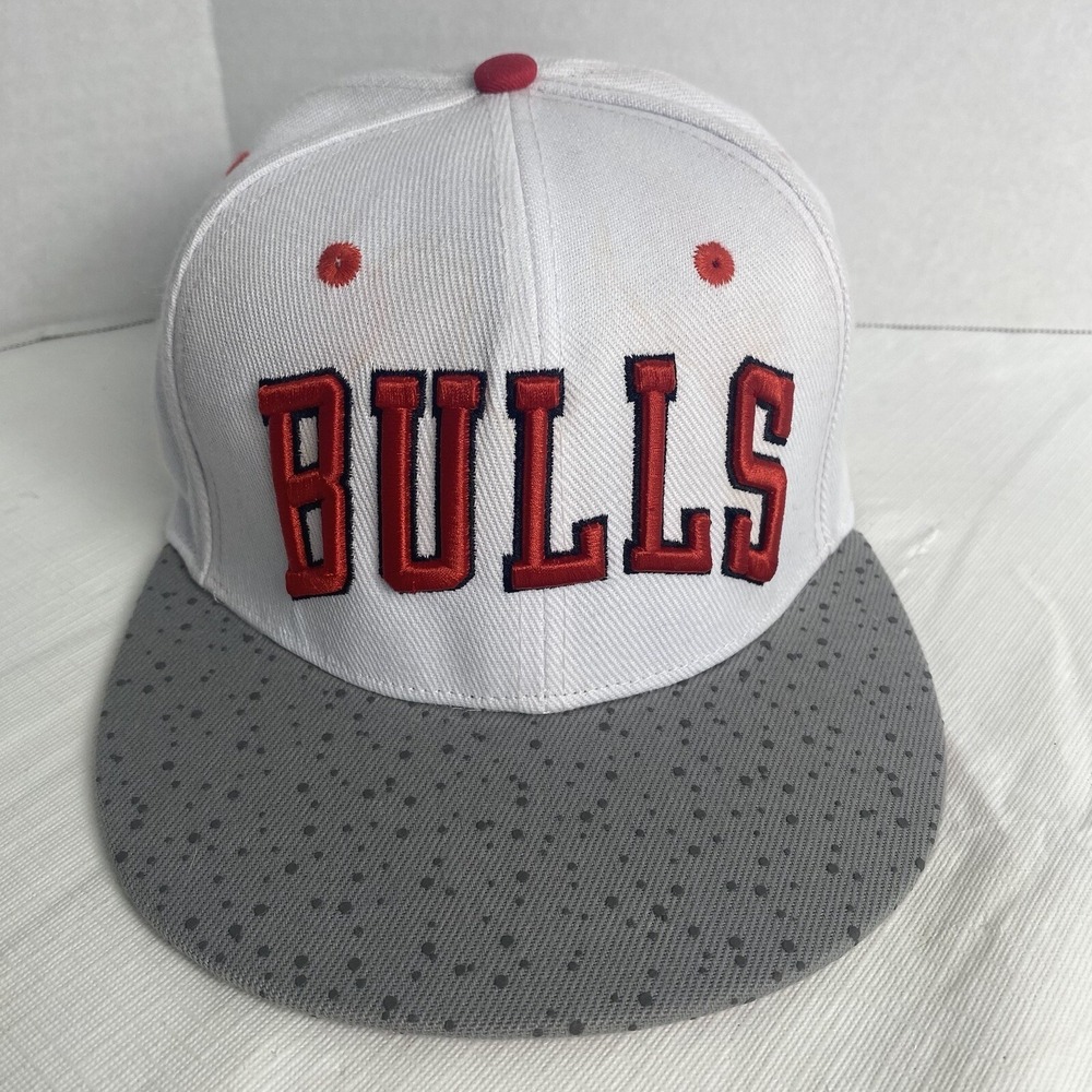 Chicago Bulls Ultra Game Hat Cap Snapback Basketball Flat Bill white red Cement